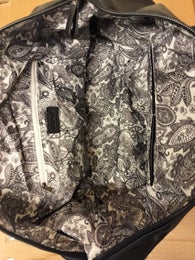 Iso viikonloppulaukku musta