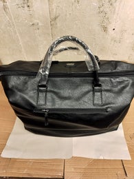 Iso viikonloppulaukku musta