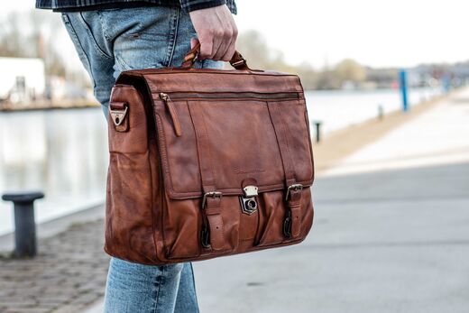 Nahkasalkku tietokokoneelle Quinten